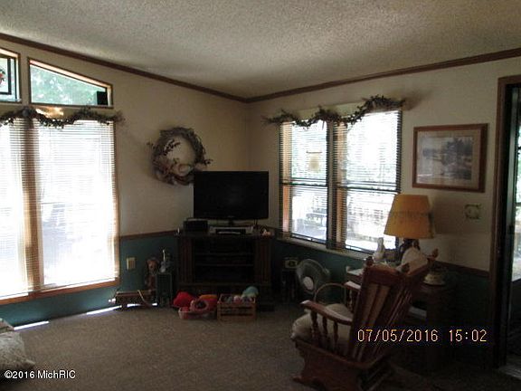 2nd image of 8954 N Paulina Ave