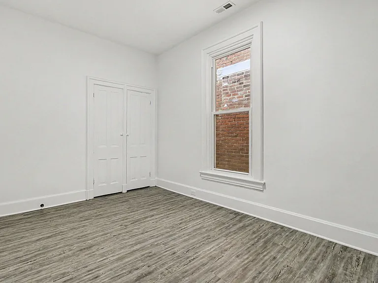 324 Linden St — Photo 11