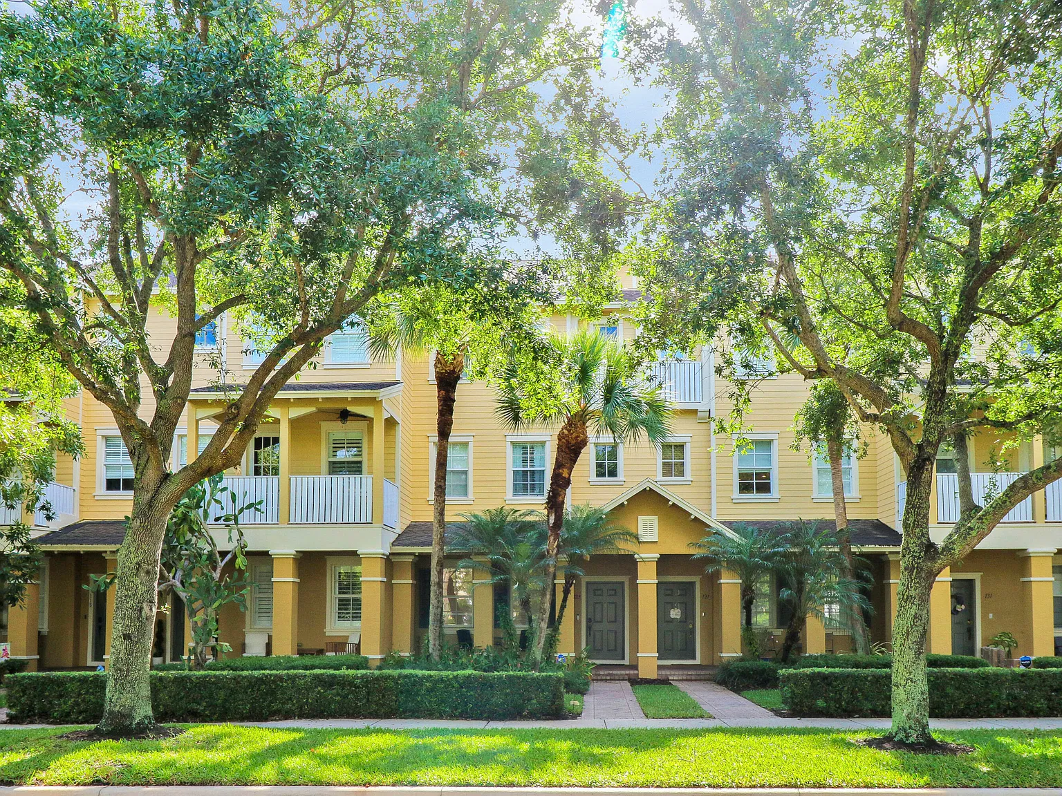 2 bed, 2.5 bath, 1597 sqft, $4,000 — Photo 1