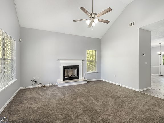 3rd image of 213 Parklane Ct