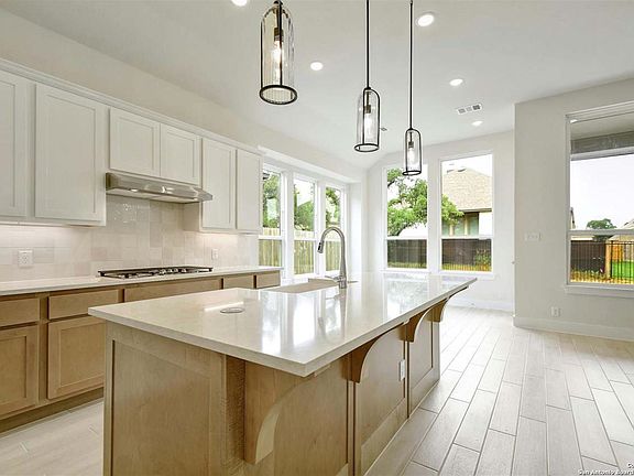 3rd image of 2910 Sussex Park
