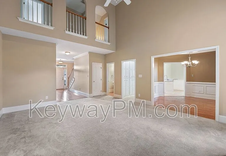 4890 Somerset Dr — Photo 5