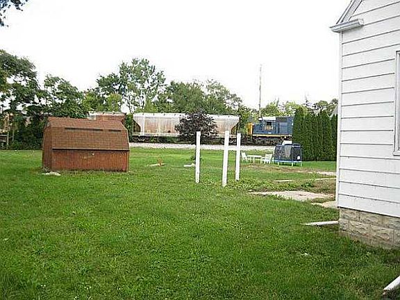 3rd image of 304 W 1st St