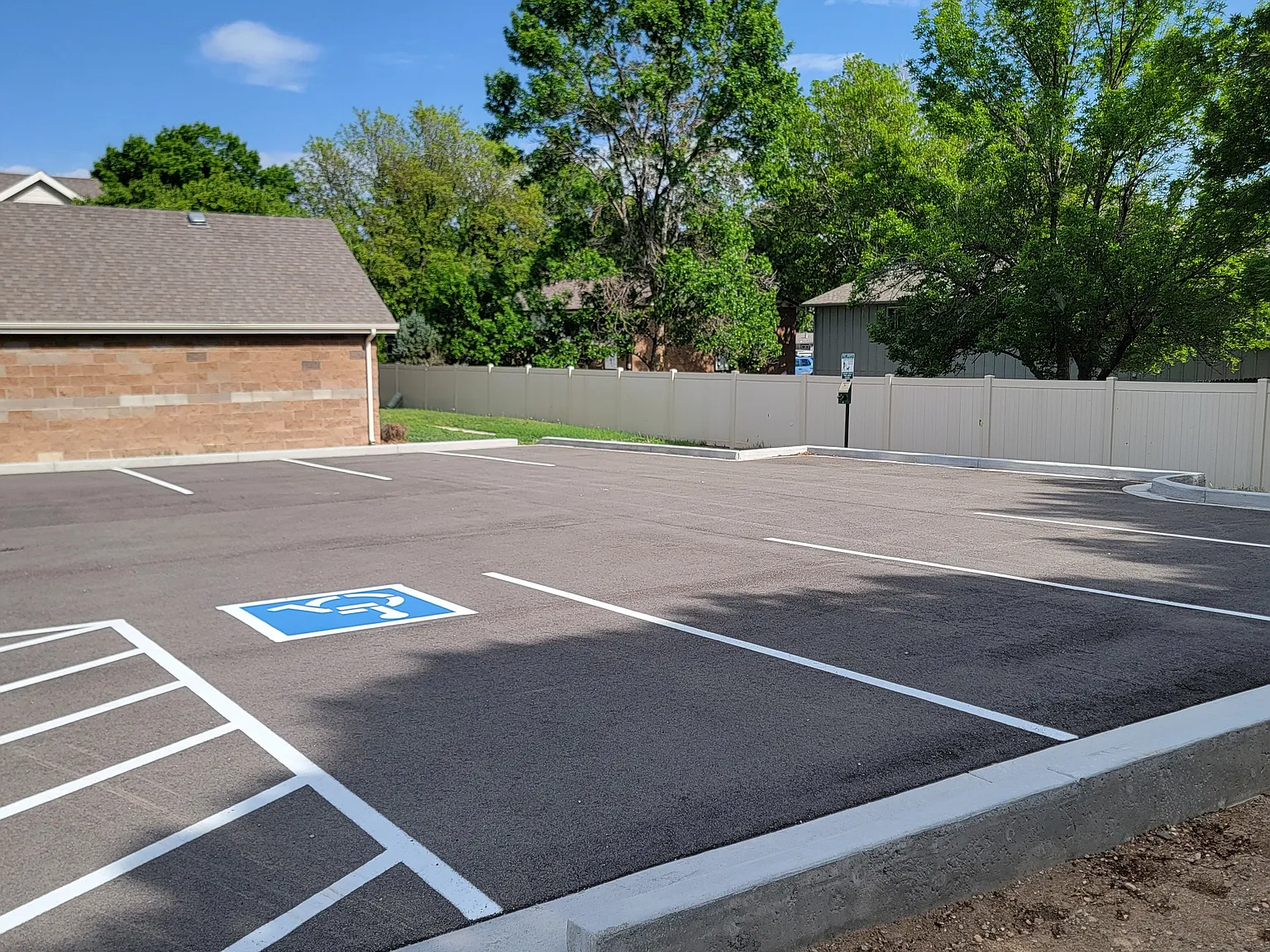 Loveland Apartments and Suites — Photo 3