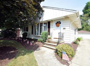 12180 Zona Ln, Parma, OH