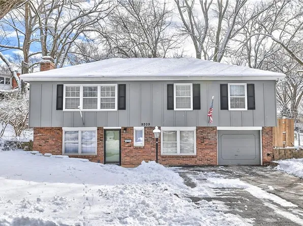 9209 Wedd Dr, Overland Park, KS 66212