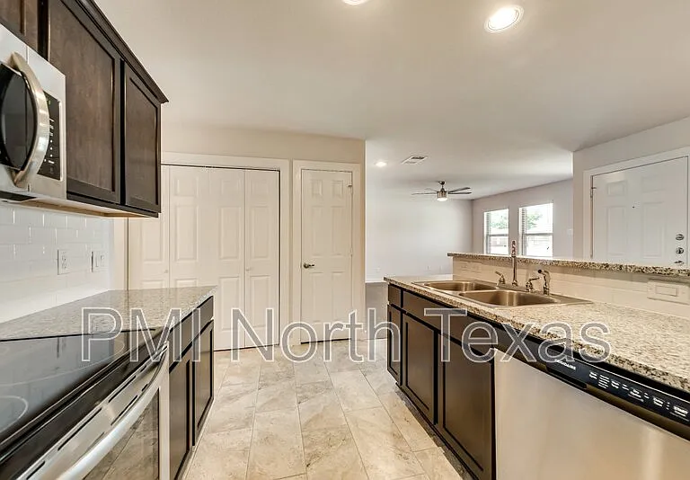 616 N 6th St — Photo 9