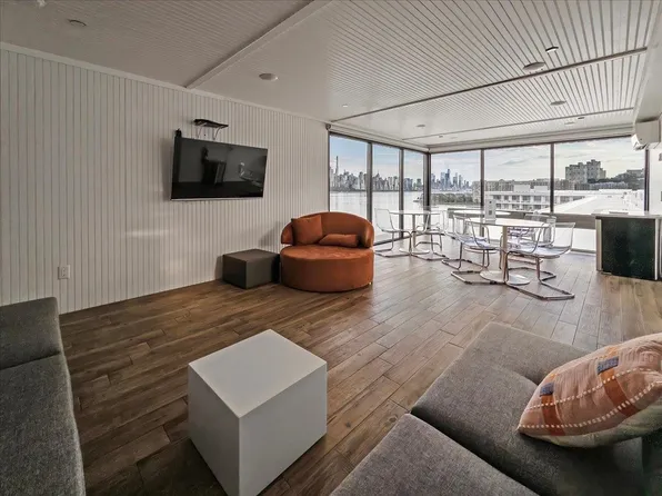 9 Somerset Lane image 39 of 46