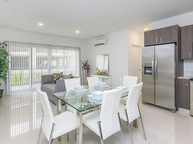 25850 SW 140th Ct — Photo 1