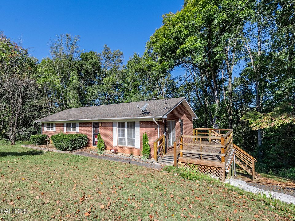 1st image of 214 Woodland Dr