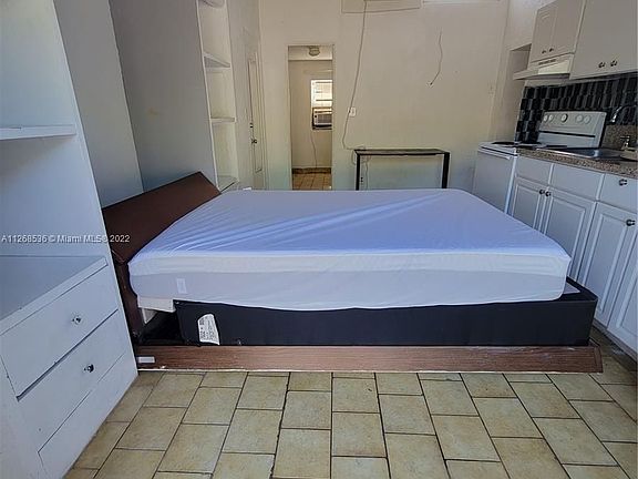 4th image of 2019 Fletcher St #1 & 4