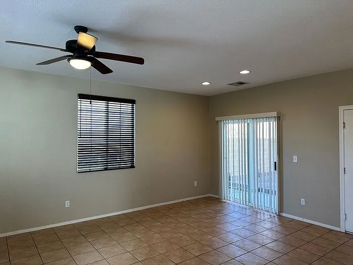 4019 Sparrow Rock St — Photo 3