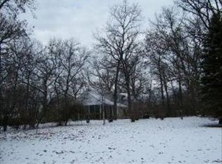 3 Robin Crest Rd, Hawthorn Woods, IL 60047