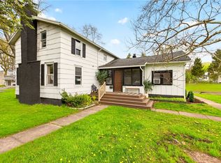 1936 Penfield Rd, Penfield, NY 14526