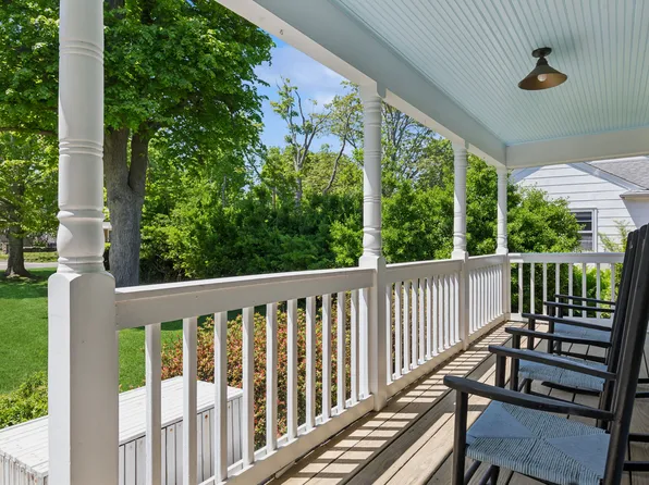 264 Washington Ave, Riverhead, NY 11901