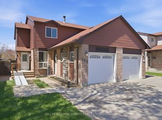 132 Castlebar Cres, Oshawa, ON L1J 7B4