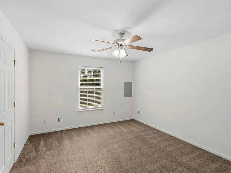 5004-5006 Betty Jean Way — Photo 18