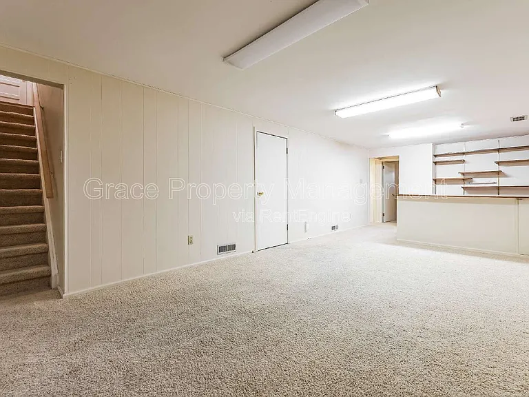 7033 S Cherry St — Photo 13
