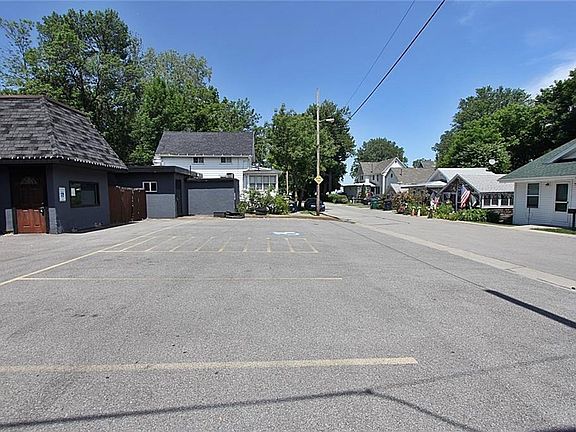 2nd image of 5324 Saint Paul Blvd