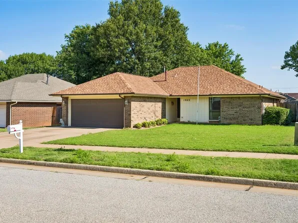 1909 Fountain Vw, Edmond, OK 73013