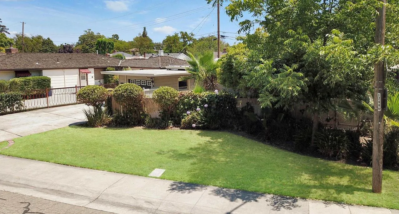 3 bed, 1.5 bath, 1796 sqft, $2,650 — Photo 1