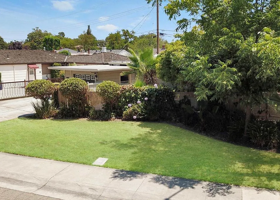 1224 Oxford Way