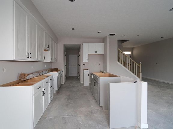 3rd image of 6330 Angelica Way