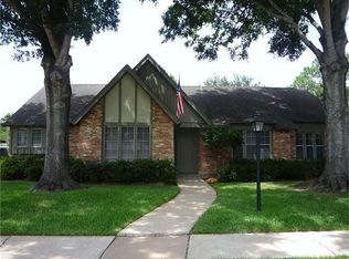 15211 Saint Cloud Dr, Houston, TX 77062