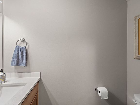 5th image of 229 Merrick Ave