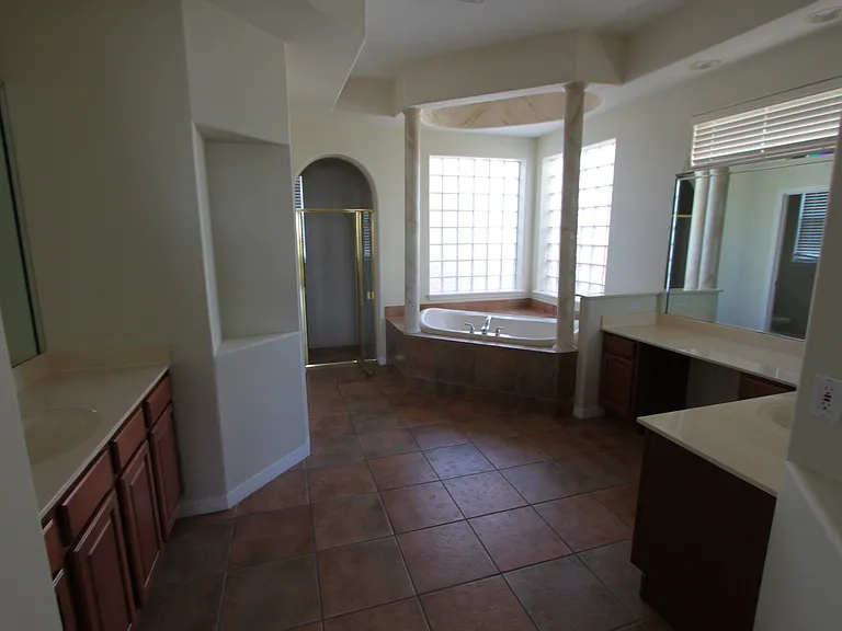 2521 Roat Dr — Photo 7