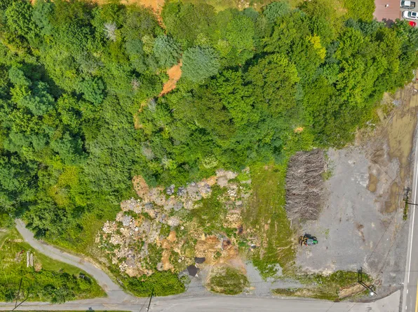 Riverside Dr, Rainelle, WV 25962
