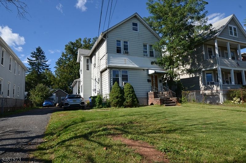 1st image of 103 E Henry St