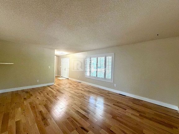 3rd image of 5461 S Richfield Way