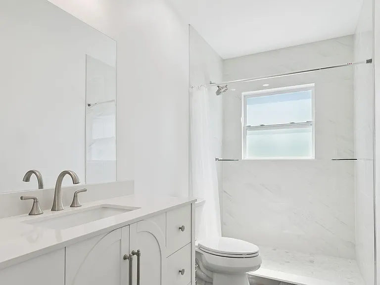 2335 Tropical Shores Dr SE — Photo 12
