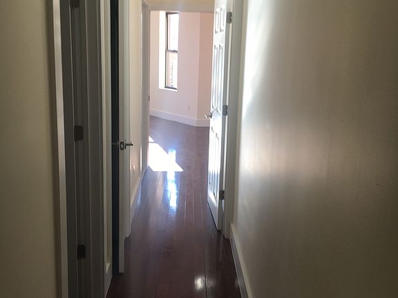4th image of 223 Bainbridge St #4RR