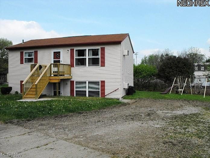 2nd image of 1524-1526 Benjamin Ct
