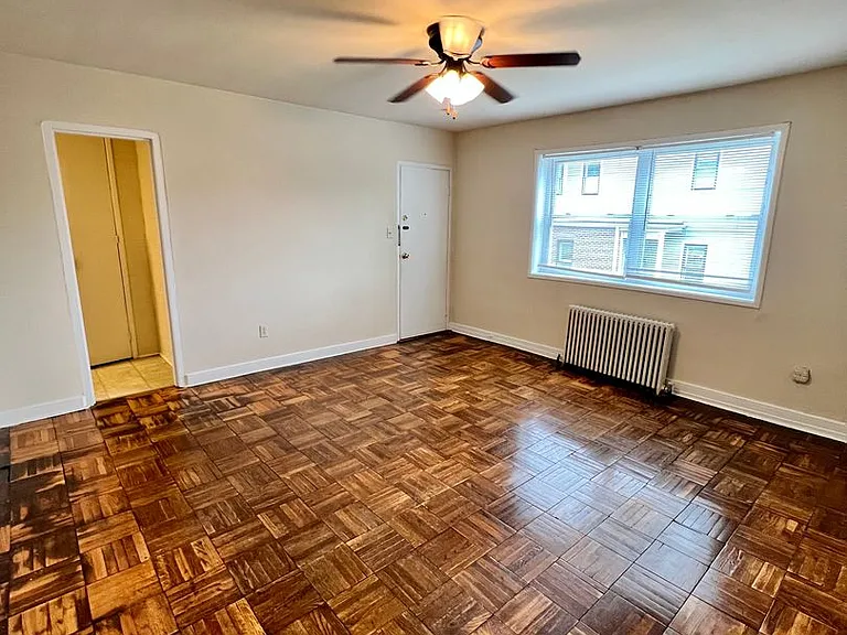 2623 Kensington Ave — Photo 3