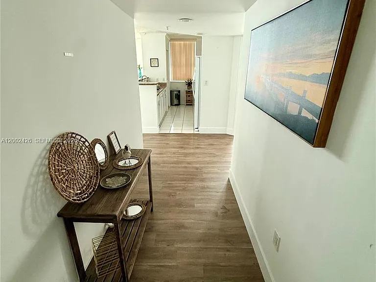 1155 Brickell Bay Dr #1702 — Photo 2