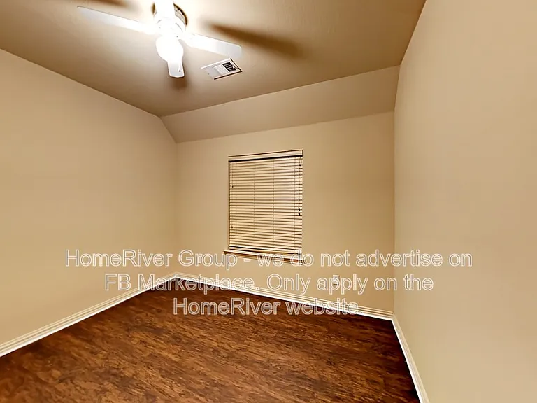 643 E Sandra Ln — Photo 10