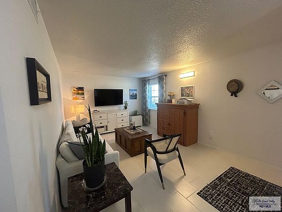 2nd image of 1505 N 25th St APT 404