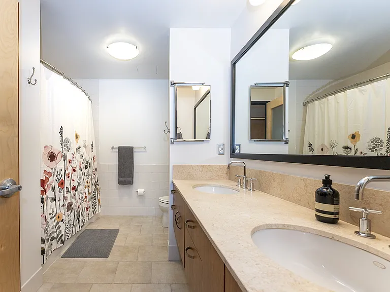 333 NW 9th Ave #516 — Photo 7