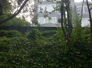 2022 12th Ave W, Seattle, WA 98119