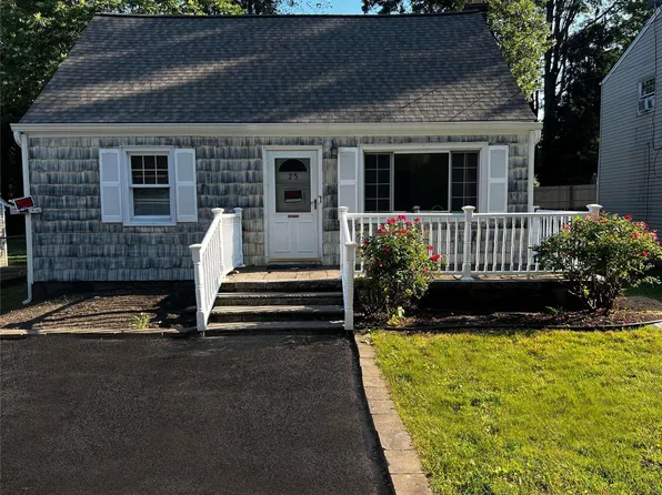 25 Front Drive, Huntington Station, NY 11746