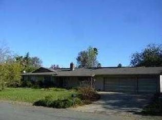 7037 Granada Dr, Redding, CA 96002