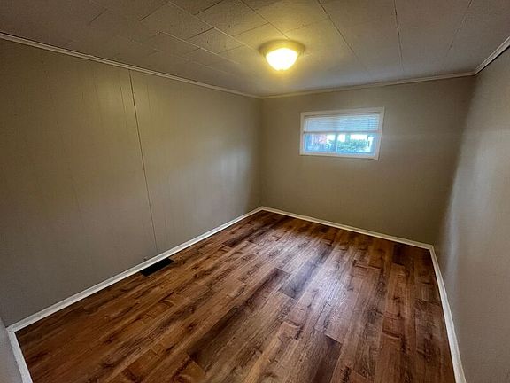 4th image of 14 Beechwood St