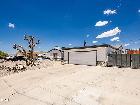 3rd image of 720 Papoose Dr