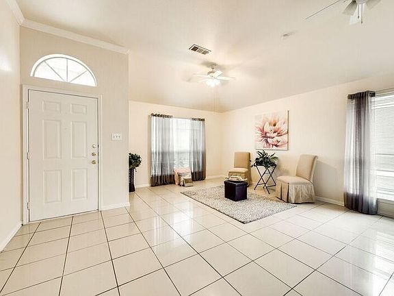 5th image of 1209 Old Oak Dr