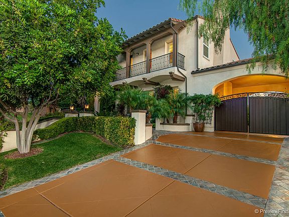3rd image of 451 Evening View Dr