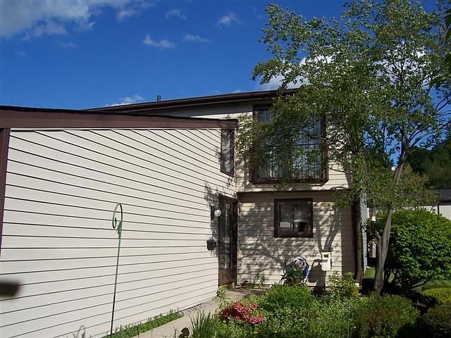 End unit townhouse