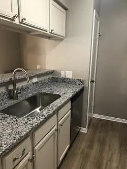 2402 Sycamore Ave #D8 — Photo 12